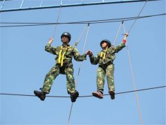 铁血熔炉：黄埔铁军拓展培训，锻造企业无敌之